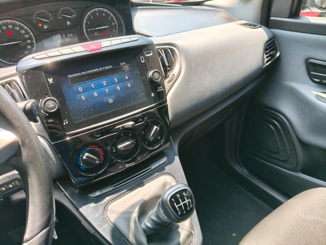 Lancia Ypsilon 1.0 FireFly 5 porte S&S Hybrid Gold