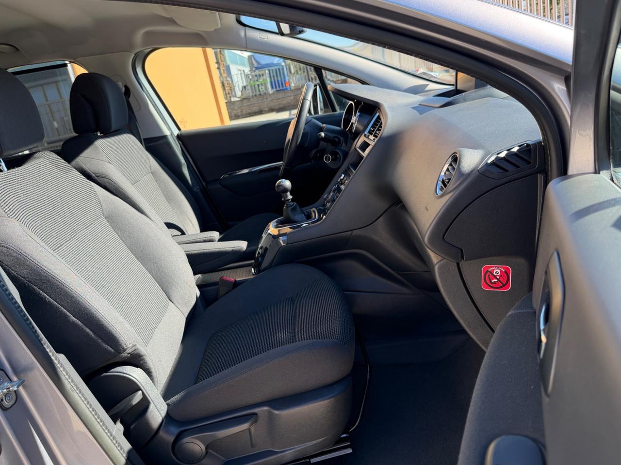 Peugeot 5008 1.6 HDi 115CV Business