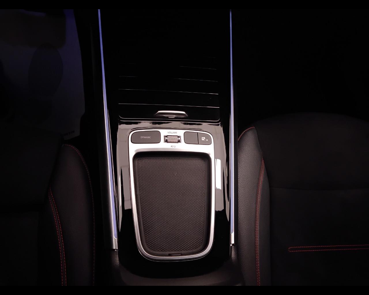 Mercedes-Benz Classe B - W247 2023 - B 180 d AMG Line Advanced Plus auto