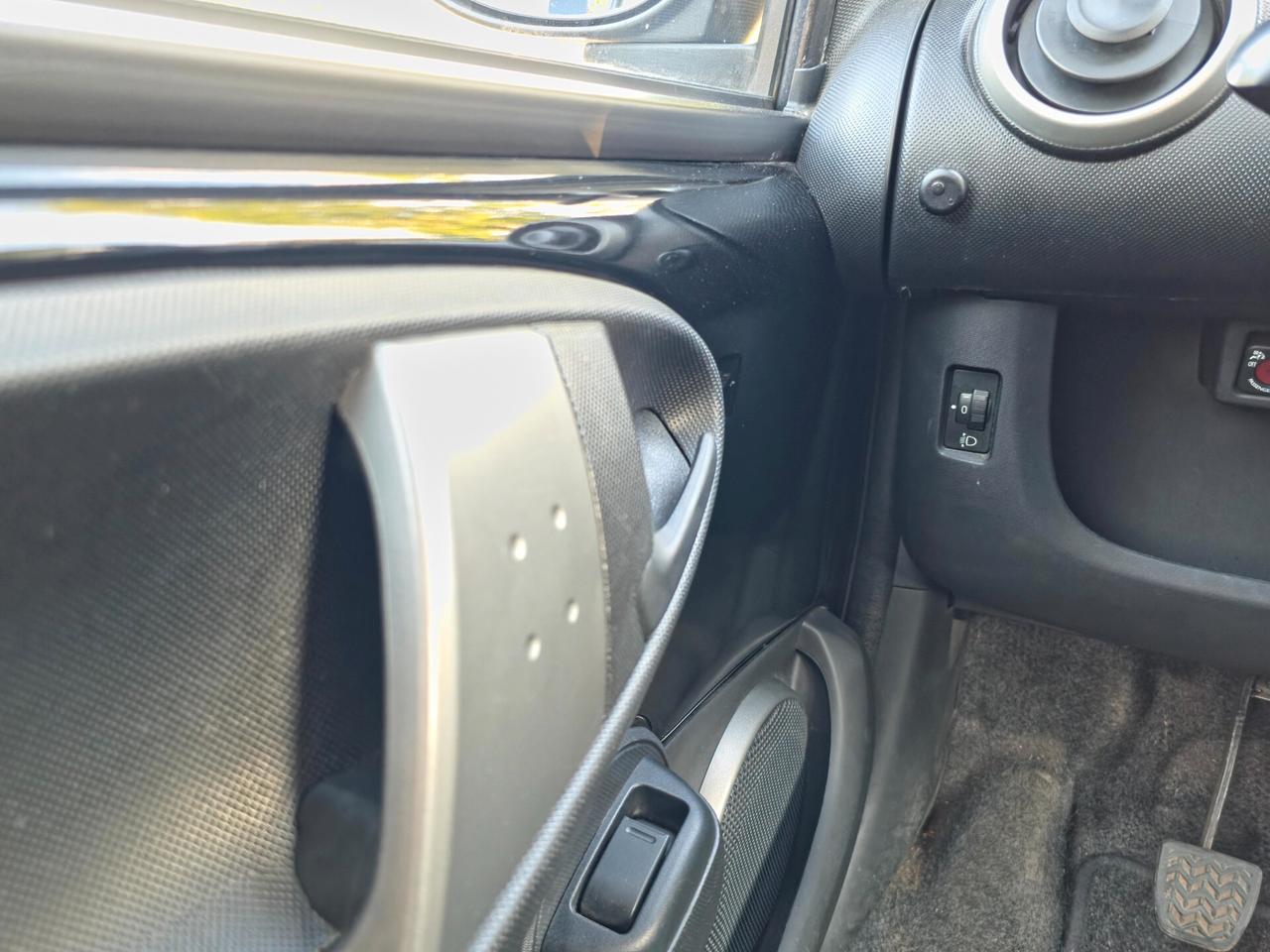 Toyota Aygo 1.0 12V VVT-i 5 porte Lounge Connect CV-68 E5B Manuale NEO 2012