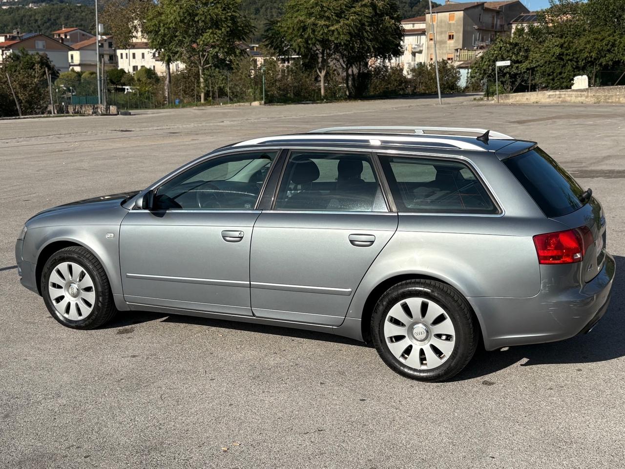 Audi A4 2.0 16V TDI Avant in Ordine