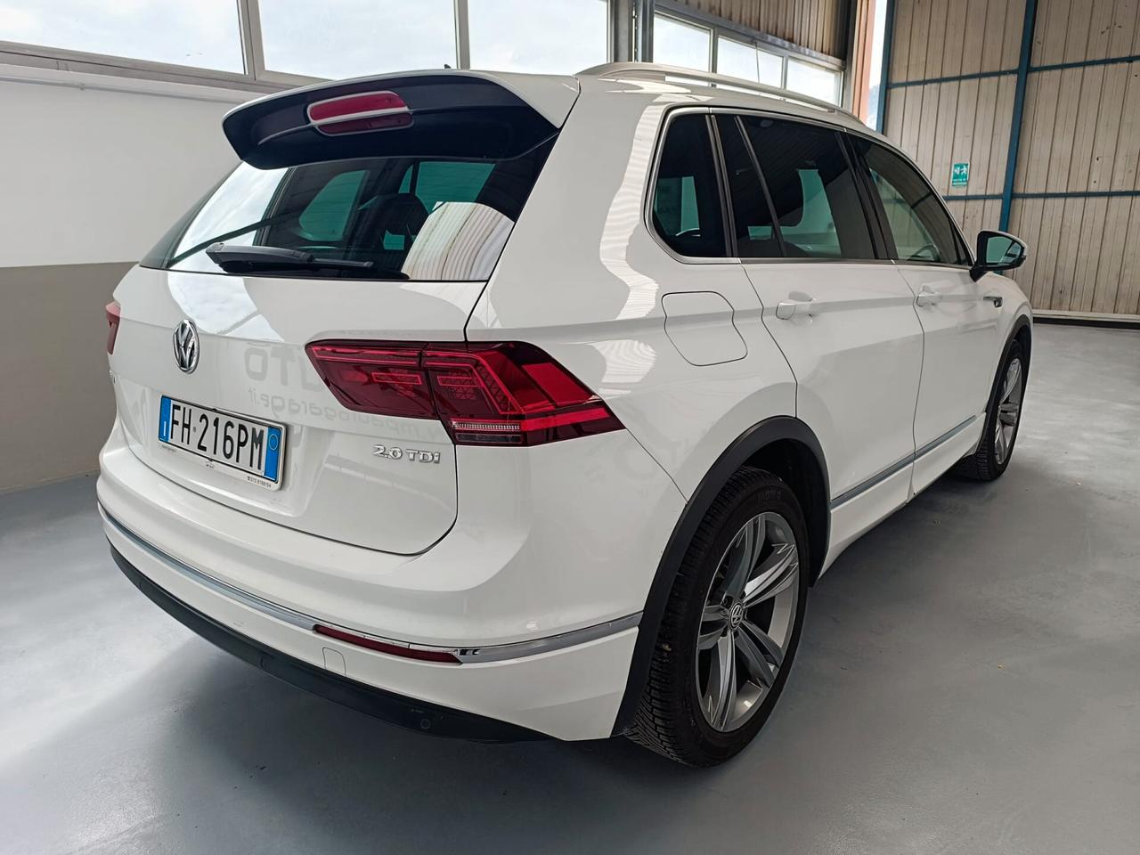 Volkswagen Tiguan 2.0 TDI SCR DSG Executive R-LINE BlueMotion Technology