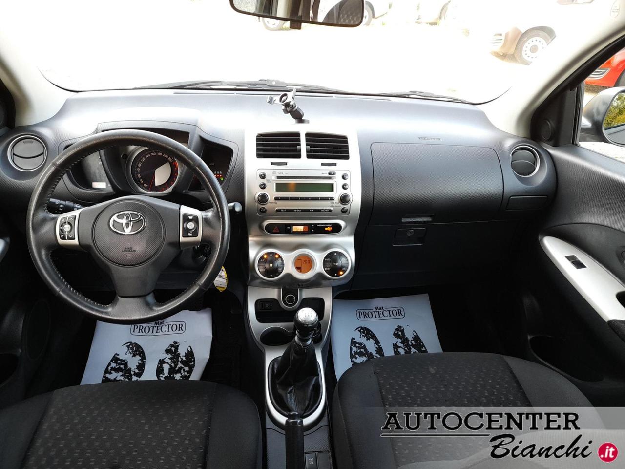 Toyota Urban Cruiser 1.4 d-4d Luxury Awd