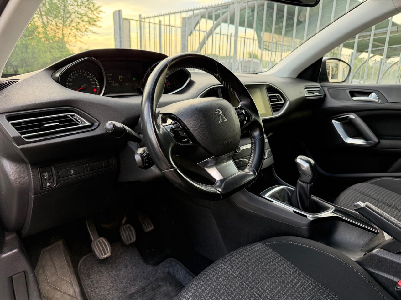 Peugeot 308 PureTech Turbo 130 S&S Allure