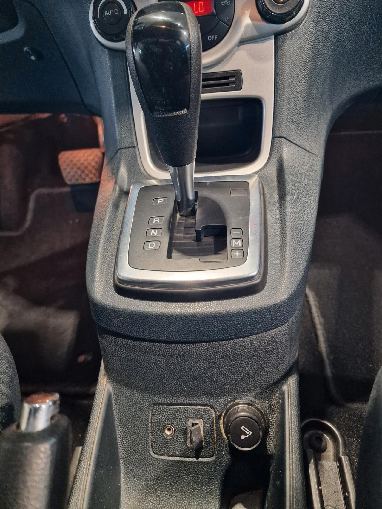 Ford Fiesta 1.4 b, AUTOMATICO GUIDABILE DA DISABILI.