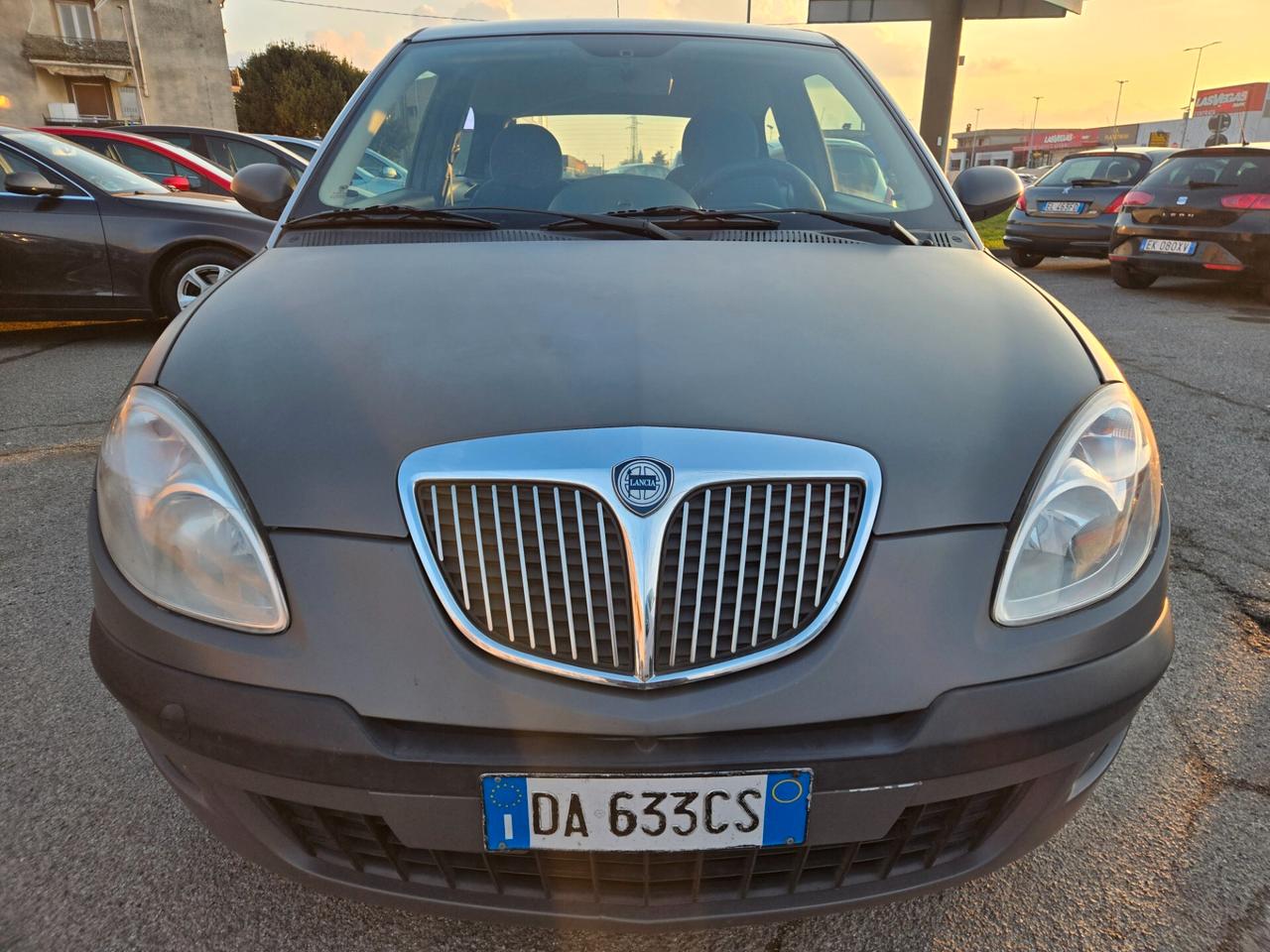 Lancia Ypsilon 1.2 8V Oro