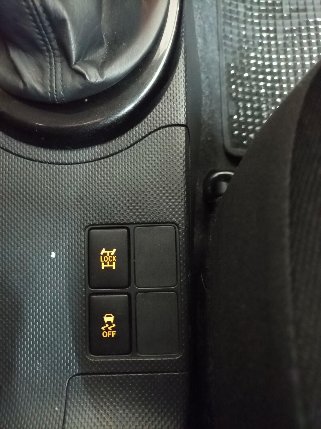 Toyota Urban Cruiser 1.4 D-4D AWD 2012- SOLO 94000KM