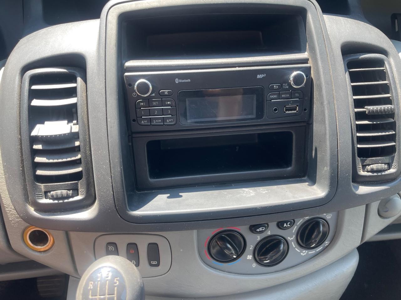 Renault Trafic 2.0 diesel, anno 2014, 220.000 km! Unico proprietario