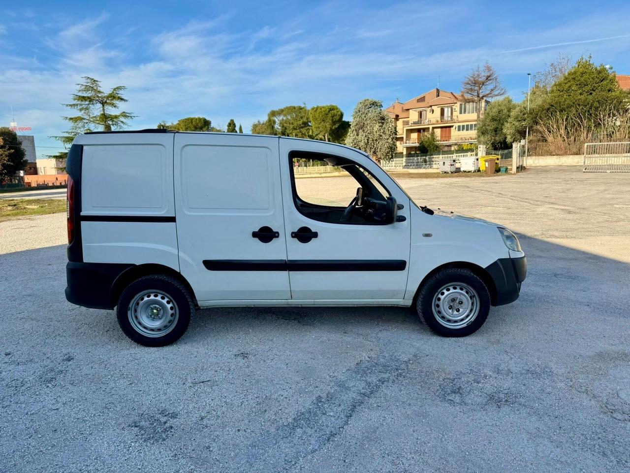 Furgone Fiat Doblò cargo 1.9 MJT 105 CV neopatentati
