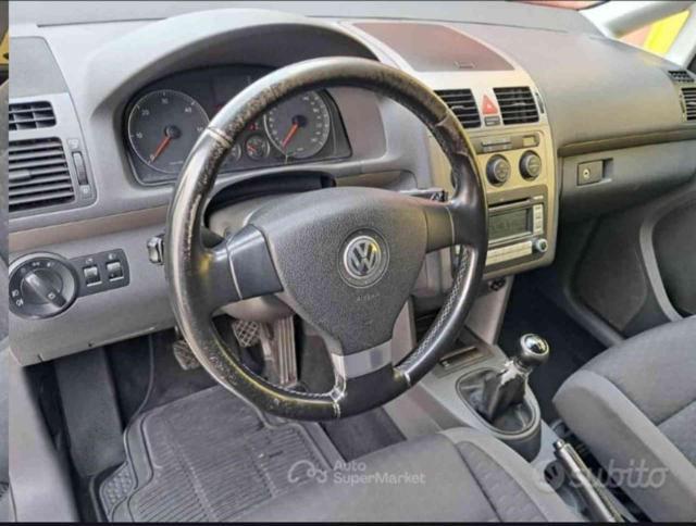 VOLKSWAGEN Touran 2.0 16V TDI Highline 7 porte