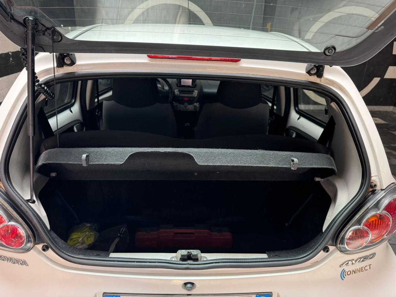 Toyota Aygo 1.0 12V VVT-i 5 porte Lounge Connect MMT