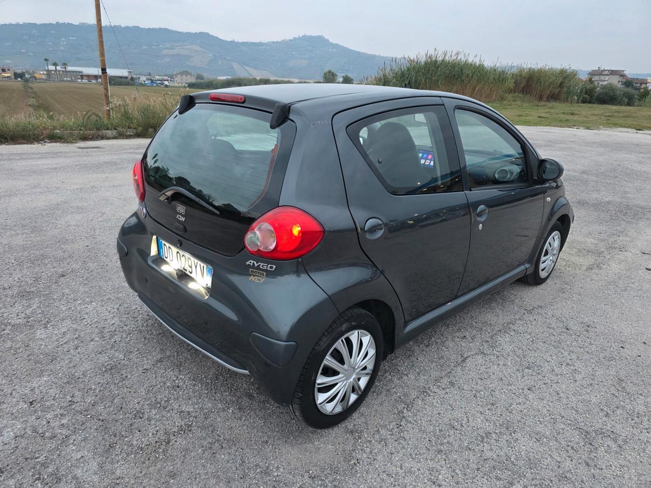 Toyota Aygo 1.0 12V VVT-i 5 porte Sol