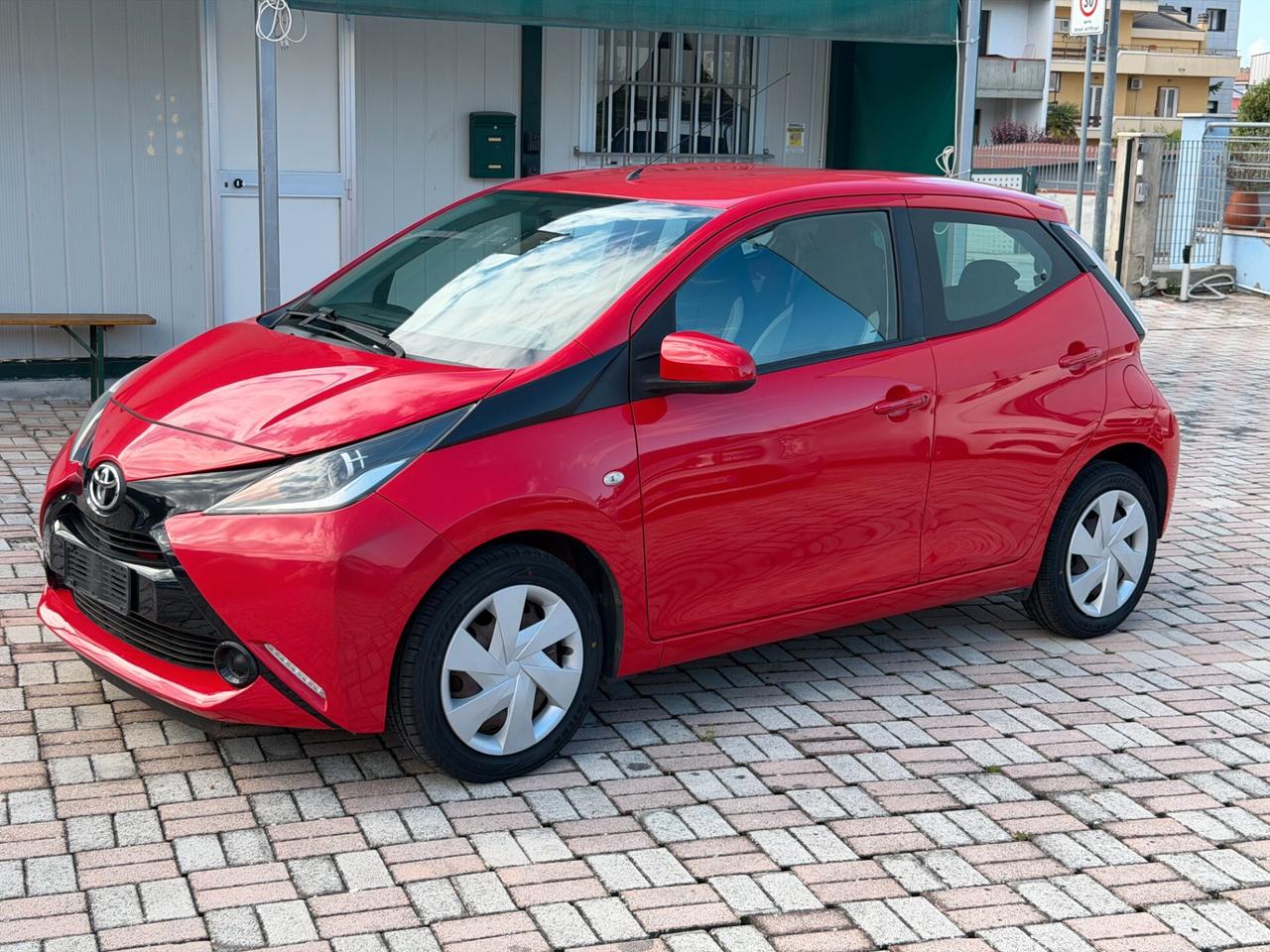 Toyota Aygo 1.0 VVT-i 69 CV 5 porte x-cool