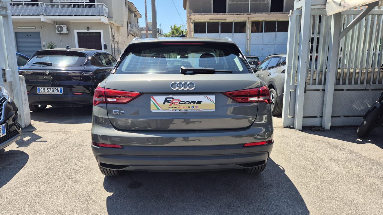 Audi Q3 35 TDI S tronic Business