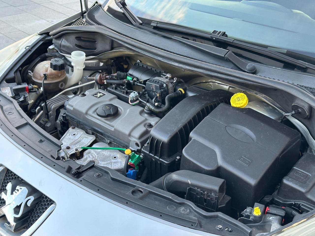 Peugeot 207 1.4 8V 75CV 5p. X Line