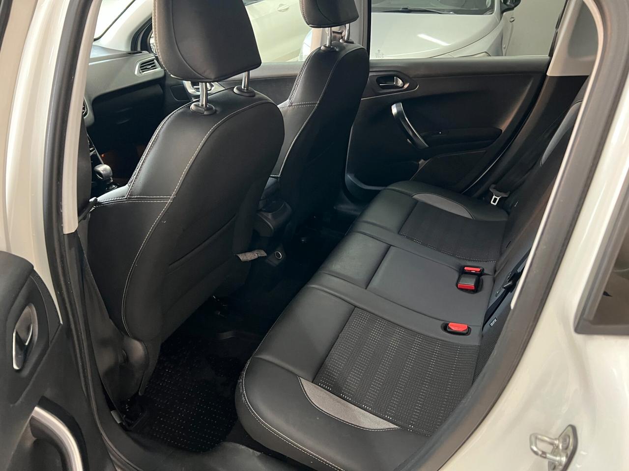 Peugeot 2008 BlueHDi 120 S&S Allure