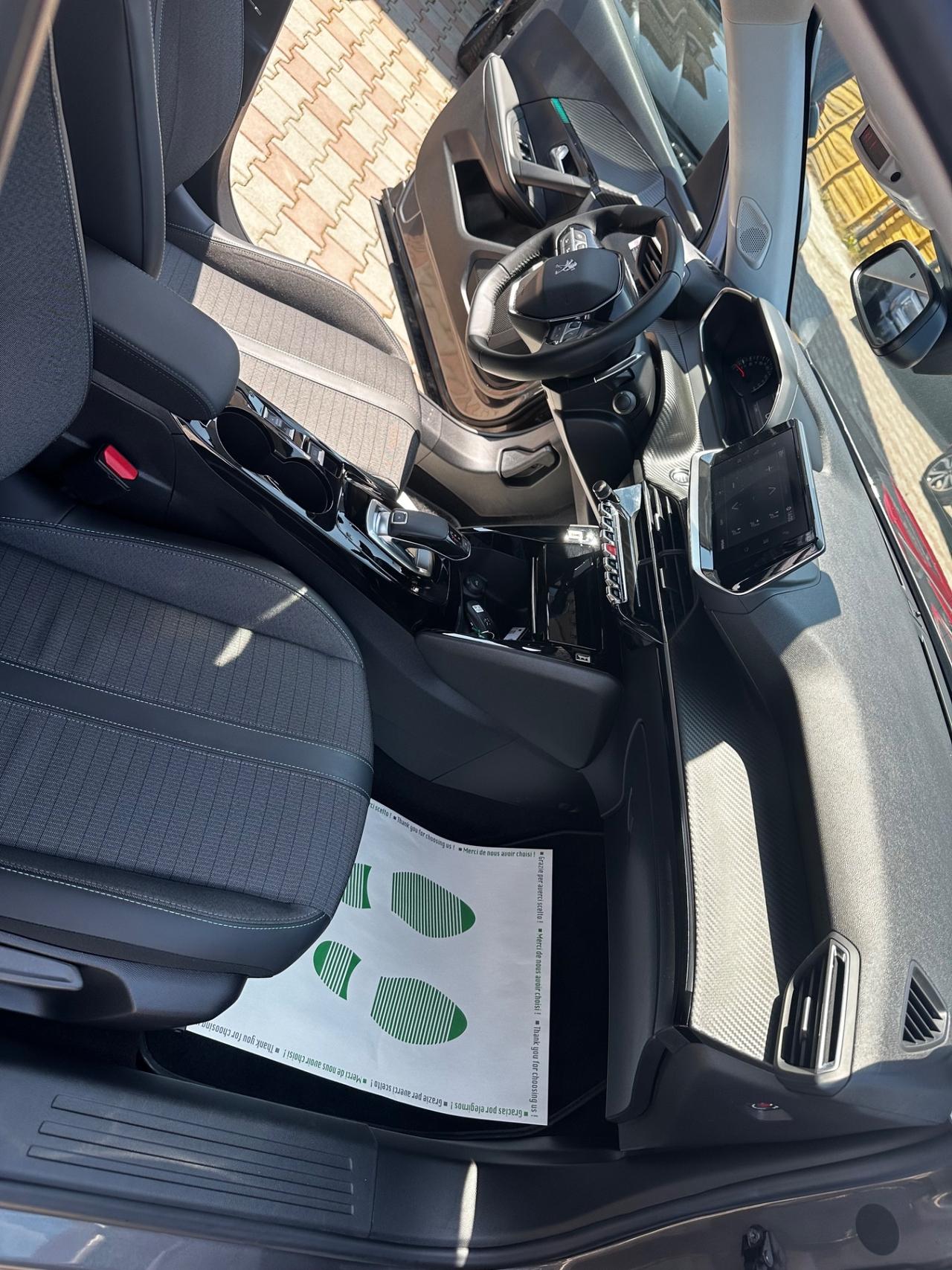 Peugeot 2008 PureTech 130 S&S EAT8 Active Pack