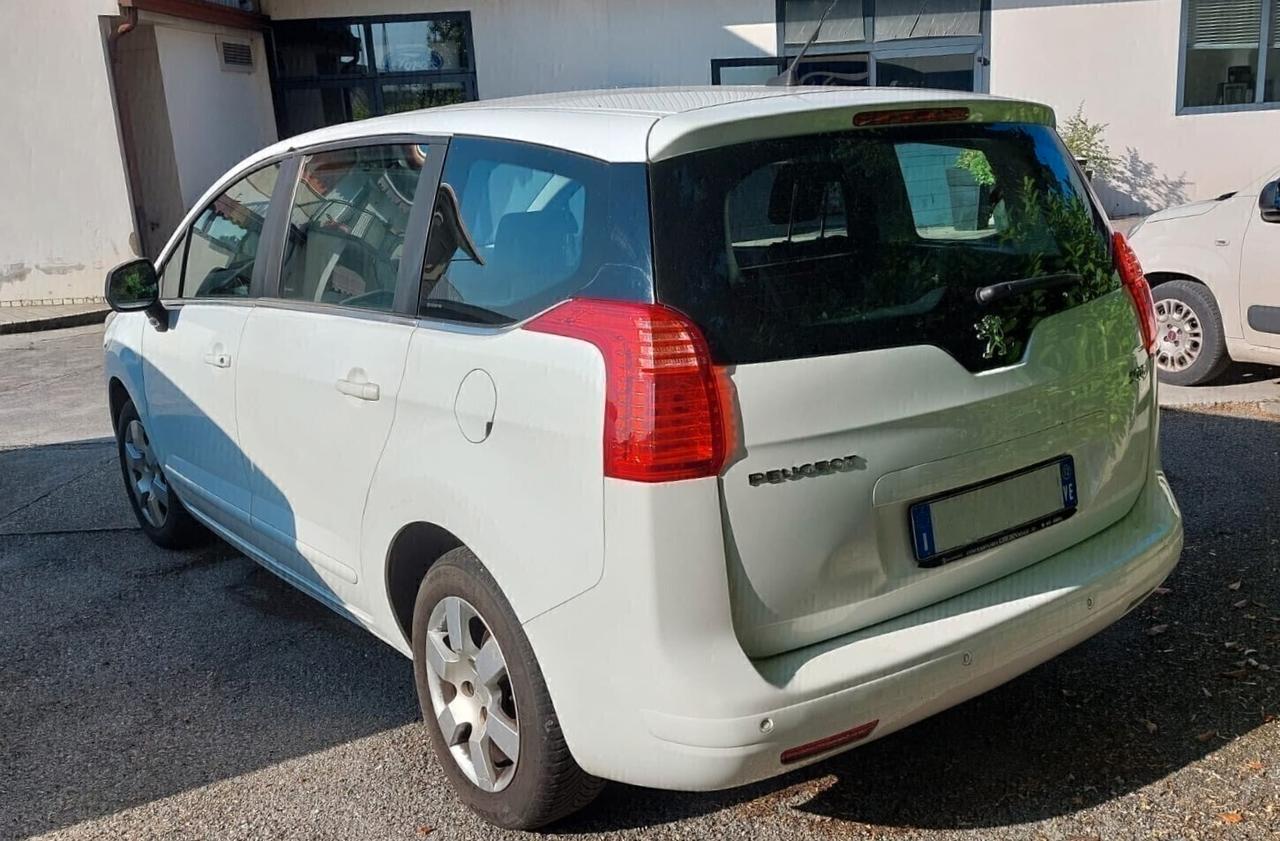 Peugeot 5008 1.6 Diesel 7 Posti Neopatentati