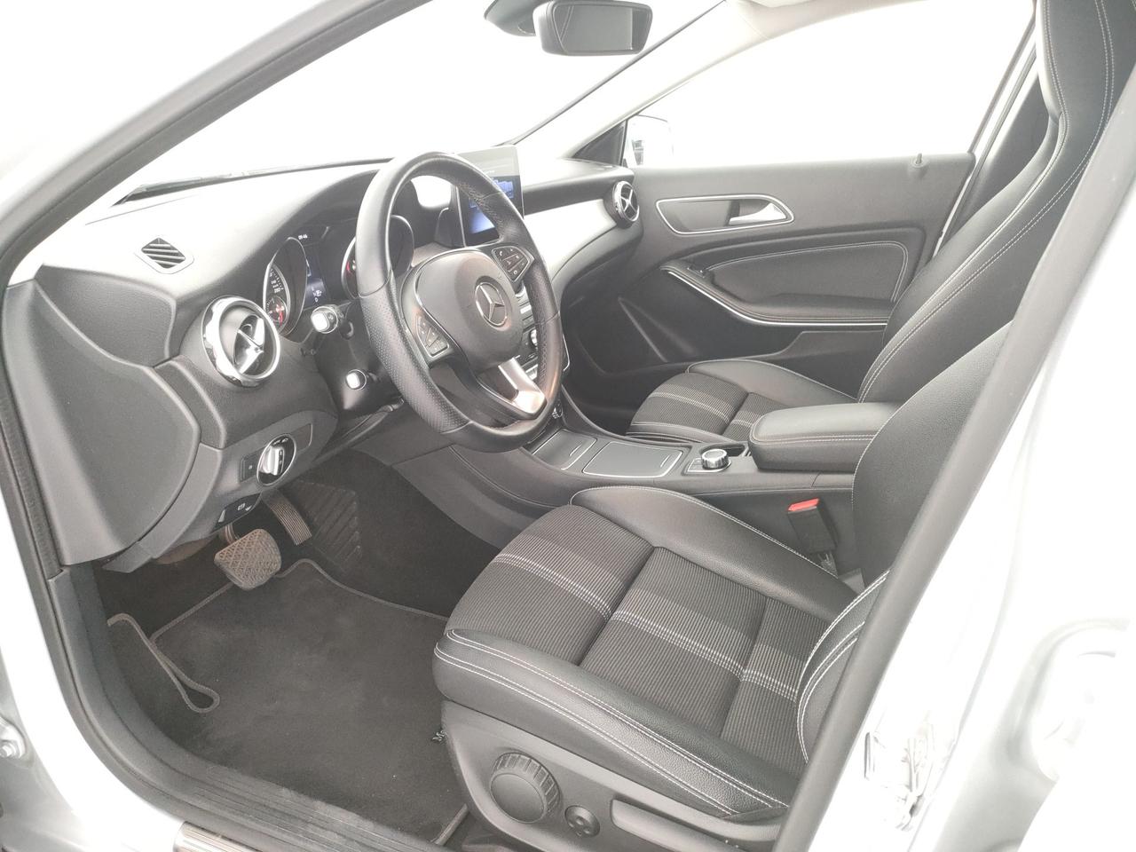 Mercedes-Benz GLA 180 Sport auto
