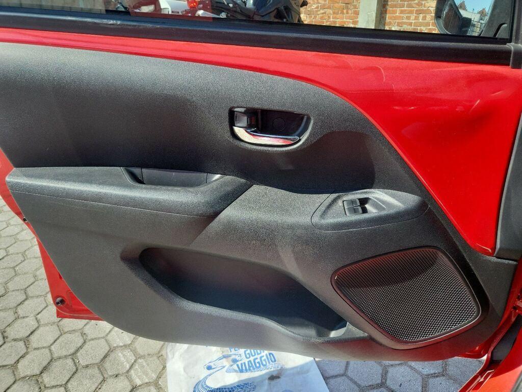 Toyota Aygo 5 Porte 1.0 VVT-i x-play