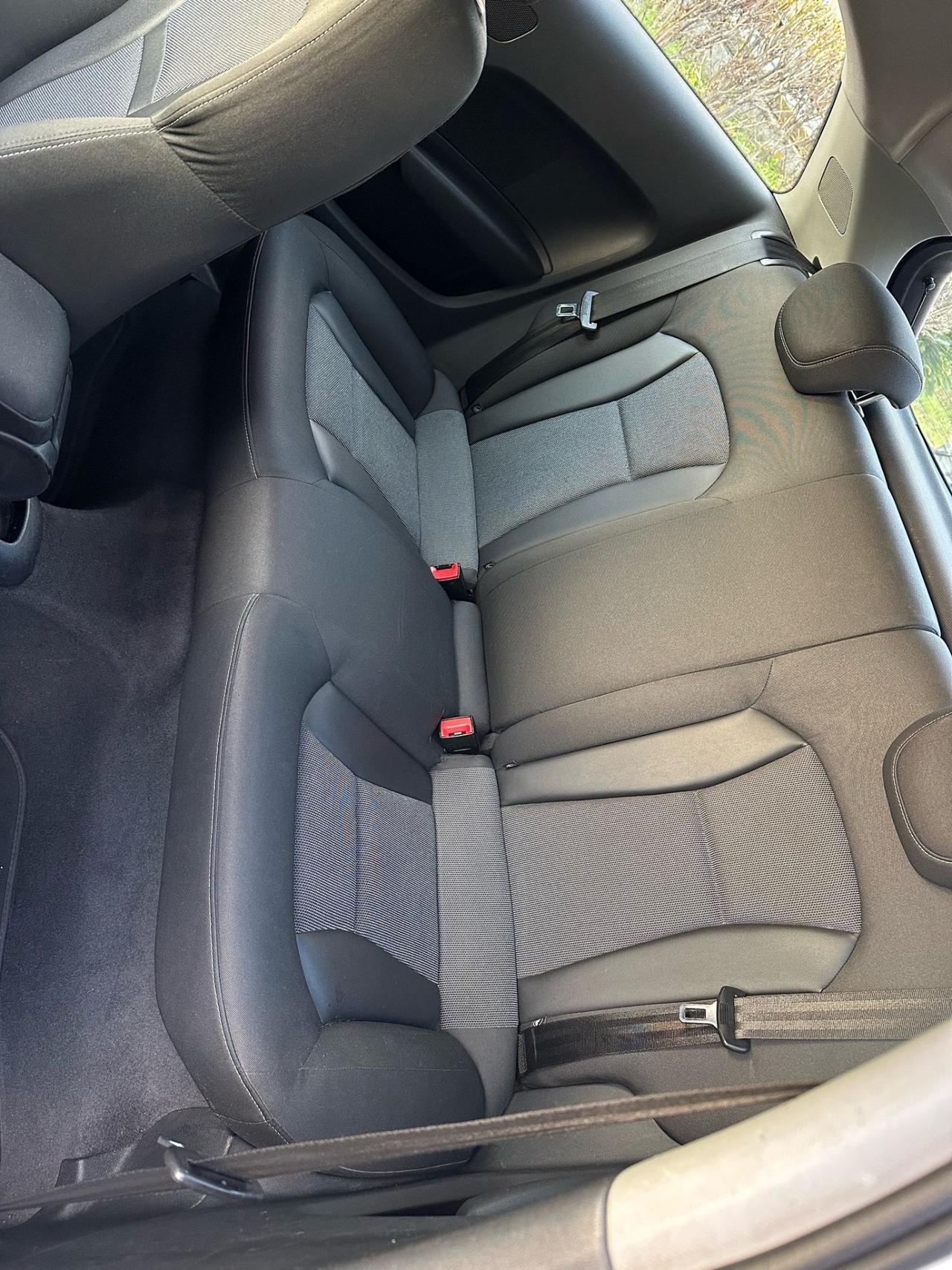 Audi A1 1.6 TDI 105 CV euro 5b