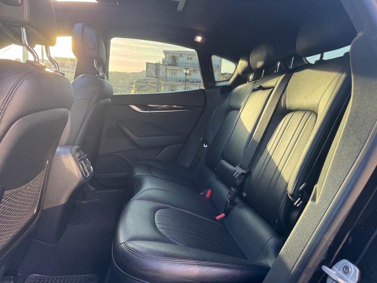 MASERATI LEVANTE 3.0 D V6 275 GRANLUSSO TETTO FULL