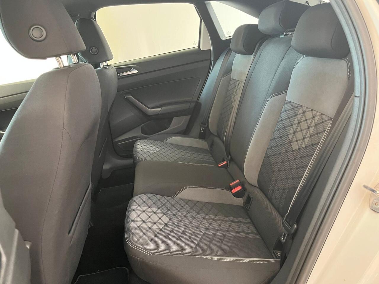 Volkswagen Taigo 1.0 TSI 110 CV DSG R-Line
