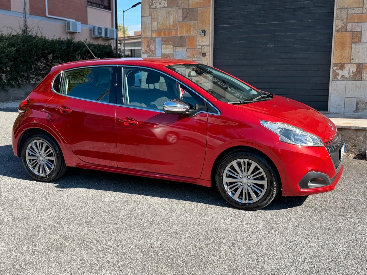 Peugeot 208 PureTech 82 - FULL OPT
