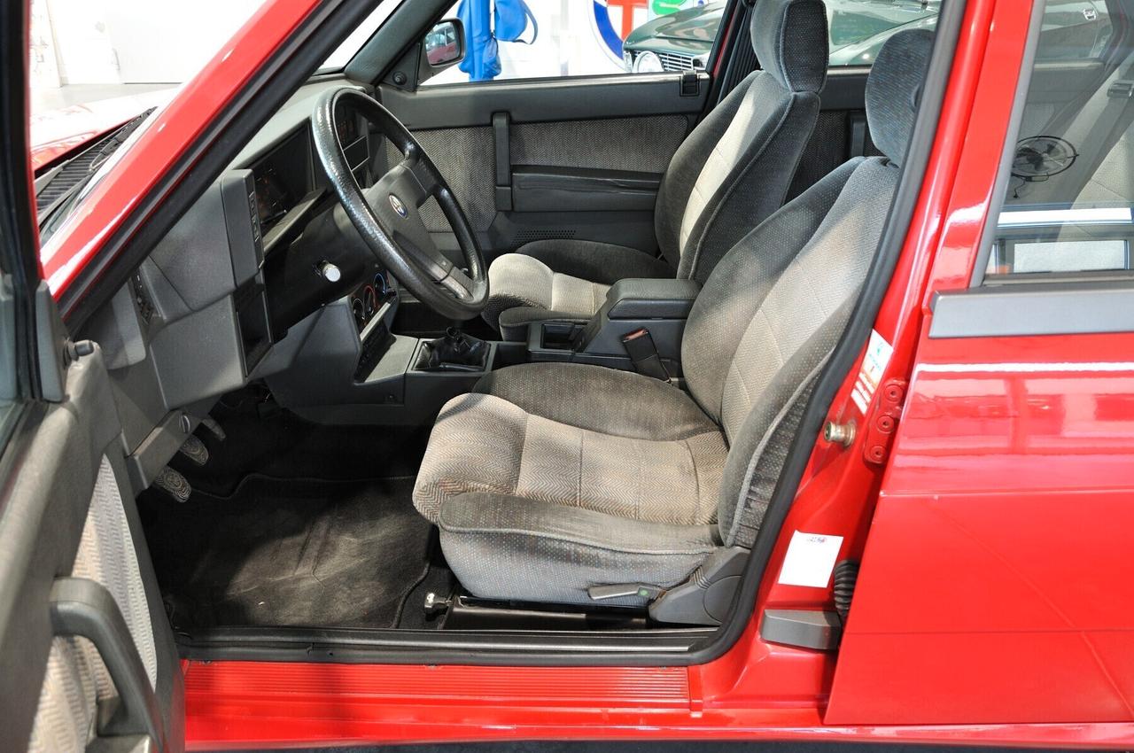 Alfa Romeo 75 2.0i Twin Spark Prima serie Rosso CRS