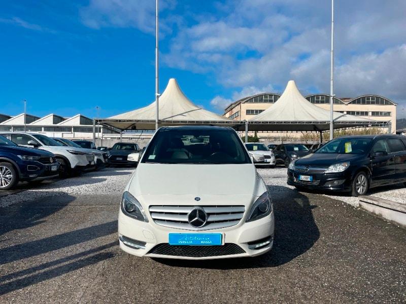 MERCEDES-BENZ B 180 d Premium