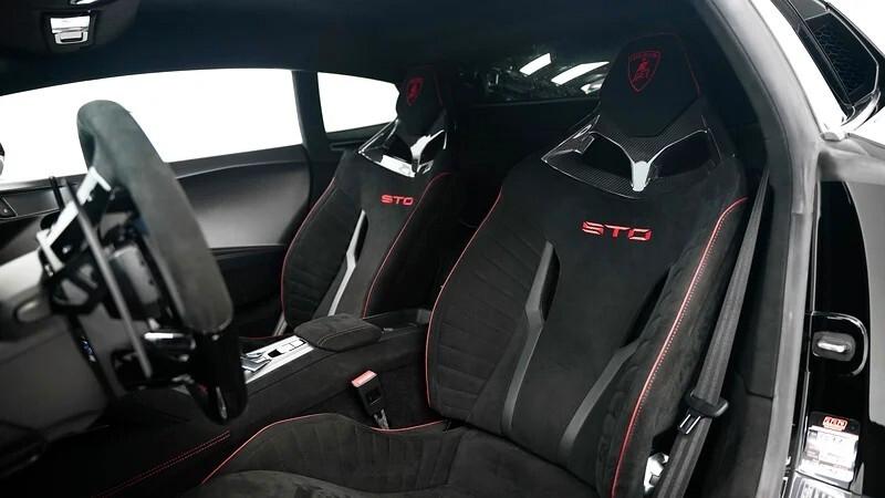 Lamborghini Huracàn STO 5.2 V10 NOLEGGIO LUNGO TERMINE - LEASING FULL INCLUSIVE