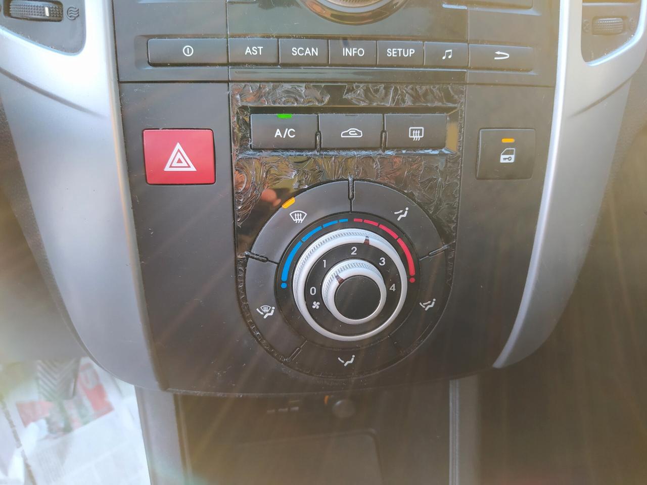 Kia Venga 1.4 CRDi 90Cv Neopatentati