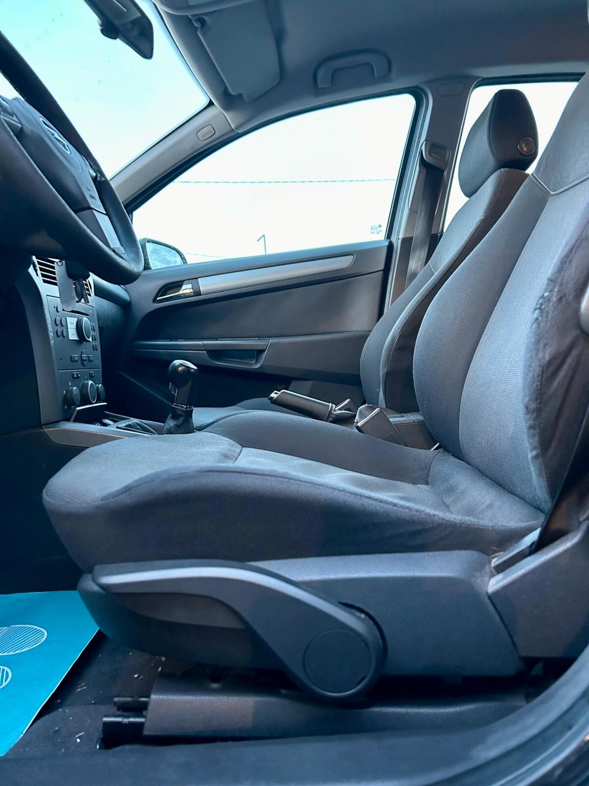 Opel Astra 1.3 CDTI 5 porte Enjoy - OK NEOPATENTATO