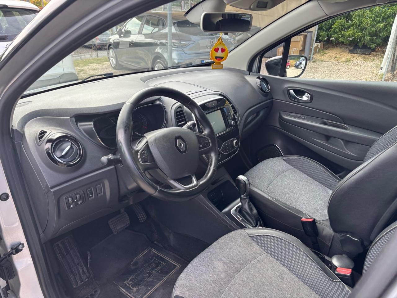 Renault Captur dCi 8V 90 CV EDC Initiale Paris