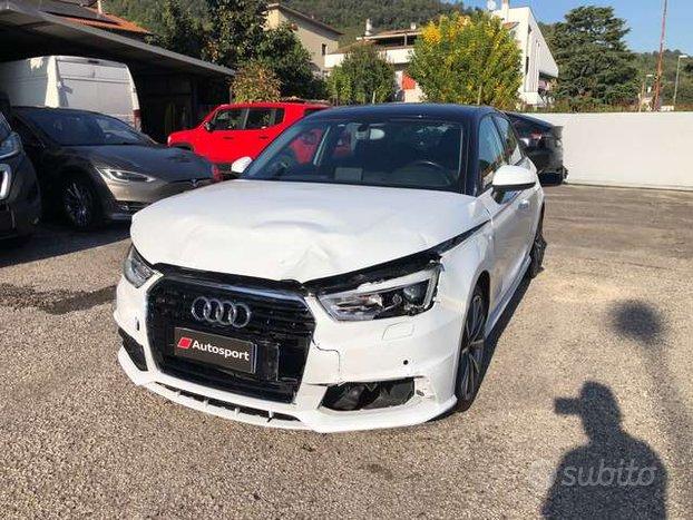 Audi A1 auto incidentata