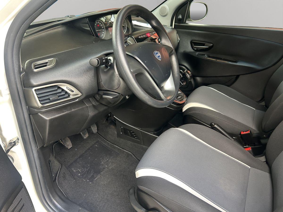 LANCIA - Ypsilon - 1.2 69 CV 5p. Platinum