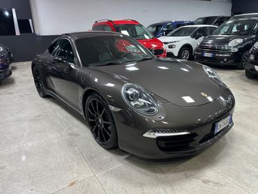 Porsche 911 3.4 Carrera 4 Coupé Scarichi Tetto 2015
