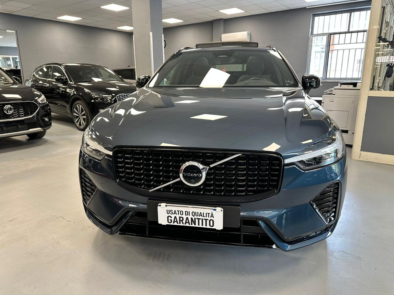 Volvo XC 60 XC60 B4 (d) automatico Plus Dark