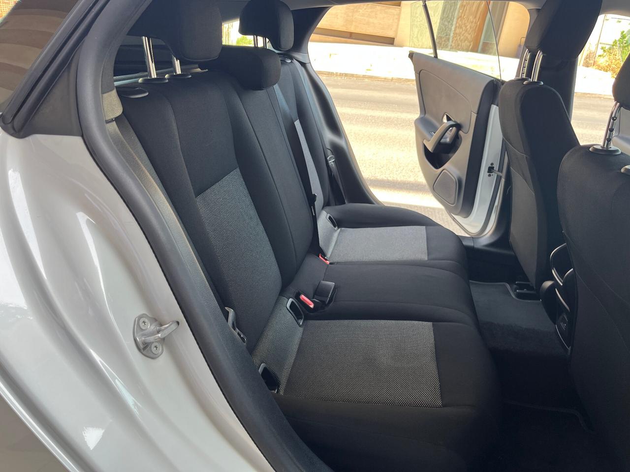 Mercedes-benz CLA 180 d Automatic Shooting Brake Business