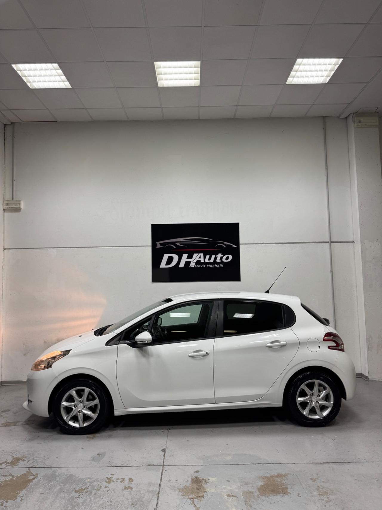 Peugeot 208 1.4 HDi 68 CV 5 porte Allure