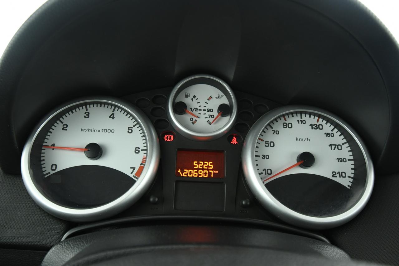 PEUGEOT 207 5p 1.4 8v X-Line eco-Gpl FL X COMMERCIANTI+NEOPATENTATI