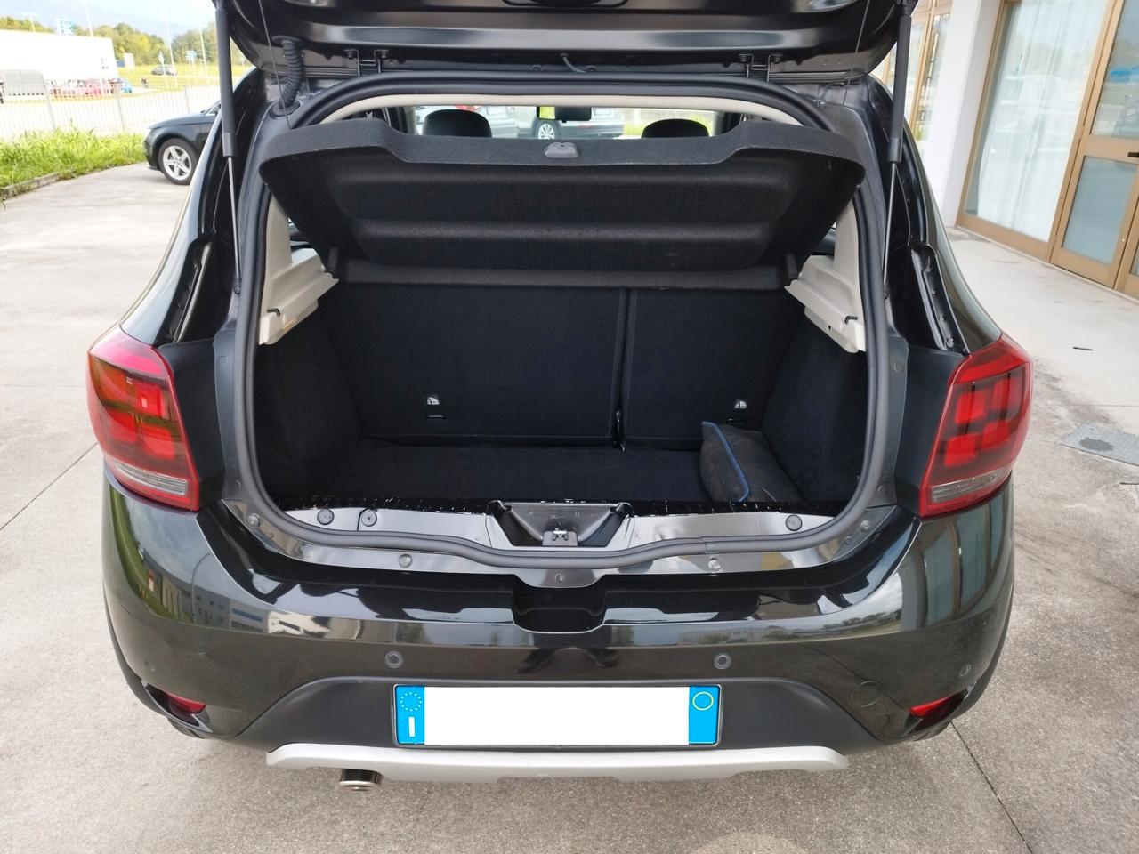 Dacia Sandero Stepway - 1.5 dCi - Neopatentati