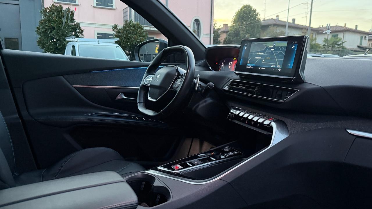 PEUGEOT 5008 1.5 ALLURE 131CV - SETTE POSTI, FULL LED, NEOPATENTATI