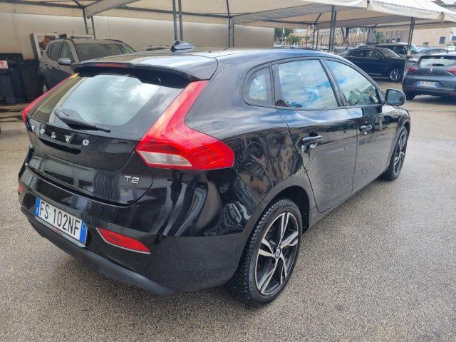 VOLVO V40 Plus