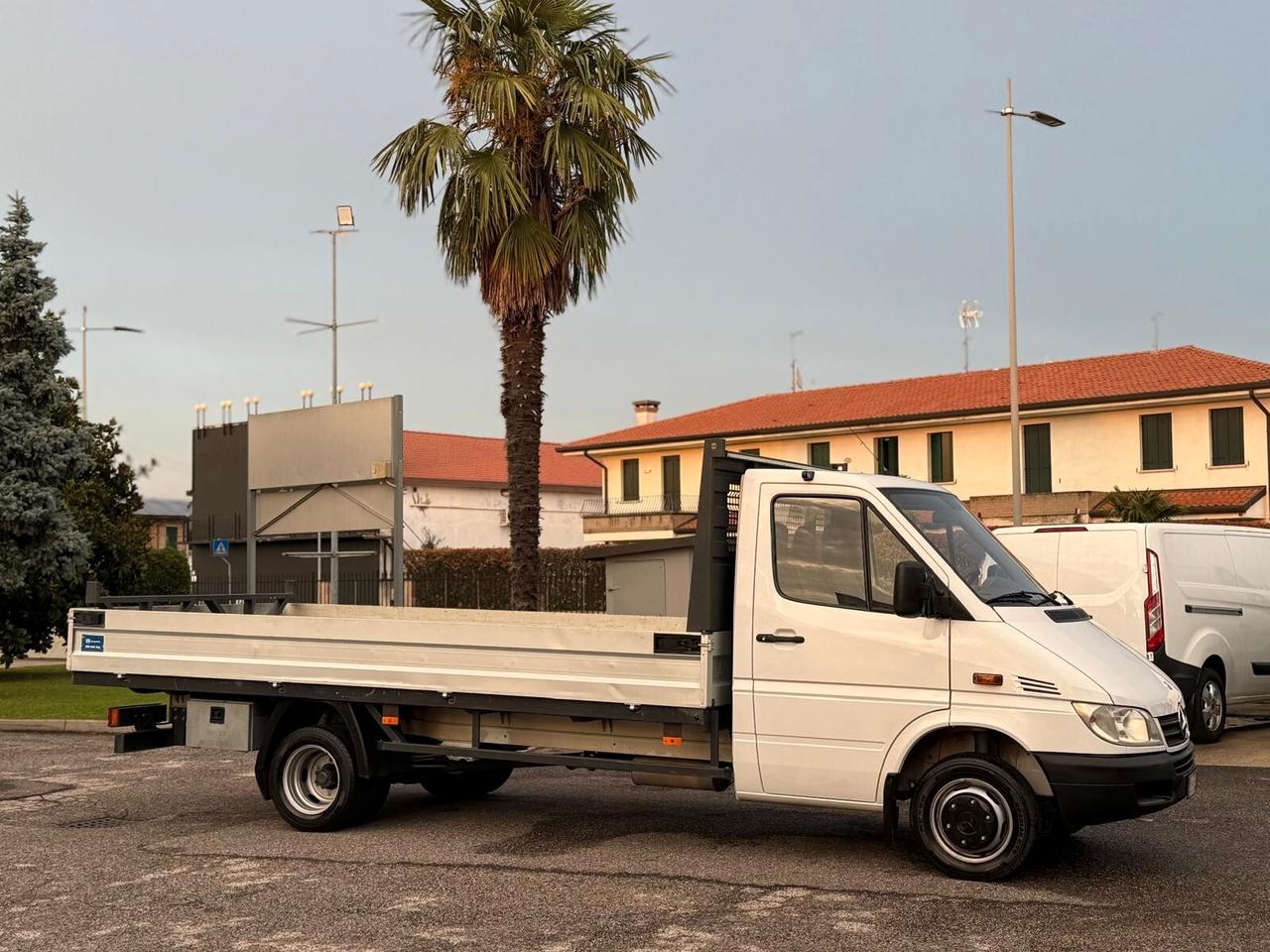 Mercedes Benz 413 CDI CASSONE LUNGO 2005