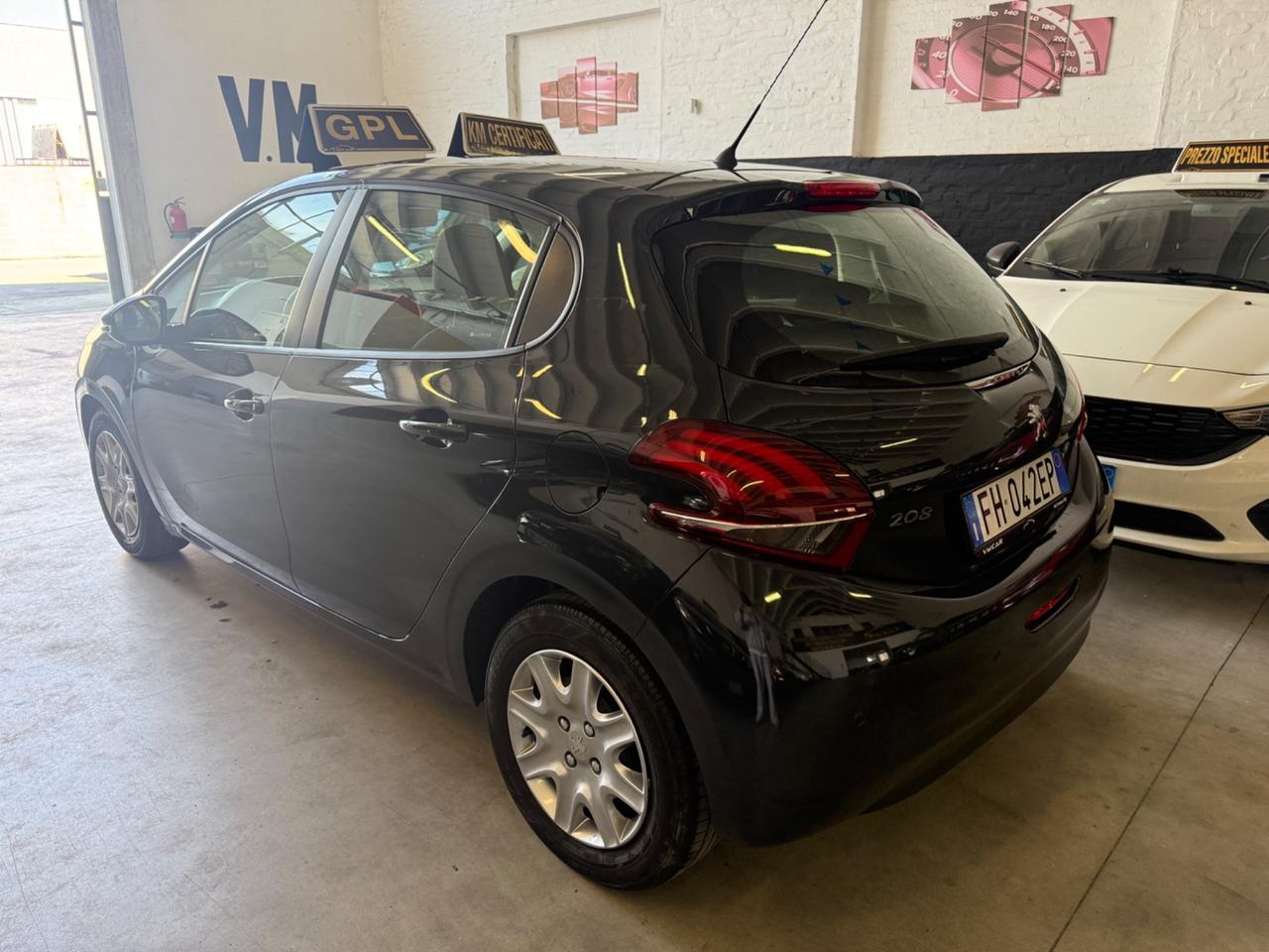 Peugeot 208 PureTech 82 5p. GPL Allure
