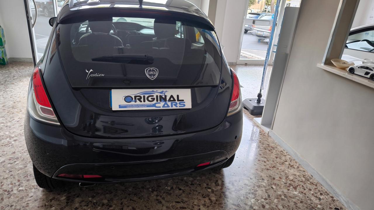 Lancia Ypsilon 1.2 69 CV 5 porte GPL Ecochic Silver