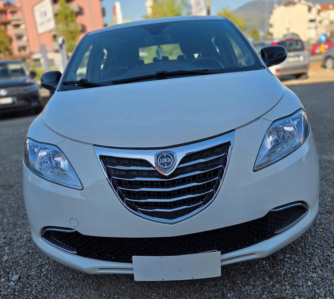 Lancia Ypsilon 1.2 69 CV 5 porte S&S Silver
