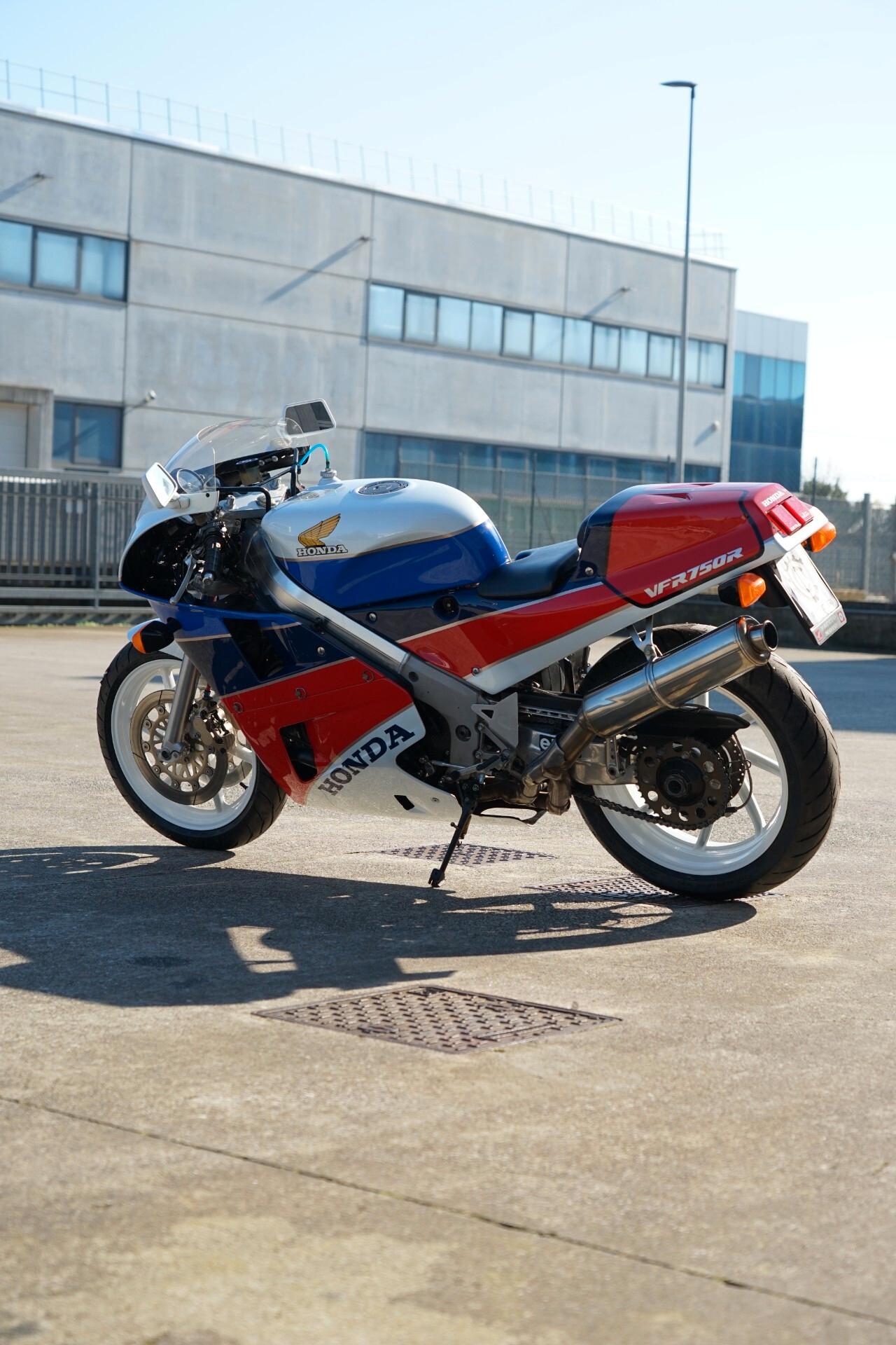 Honda VFR 750 R RC30