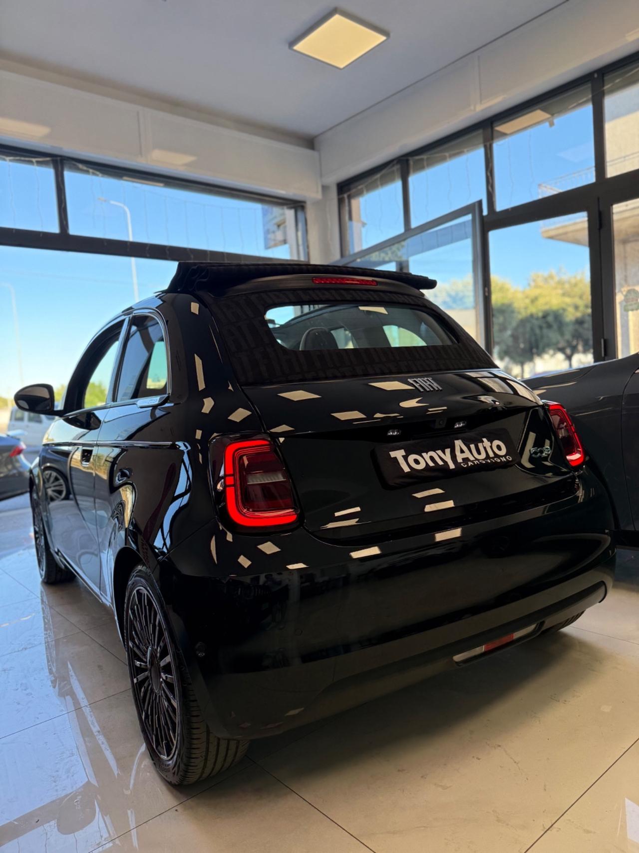 Fiat 500 EDIZIONE LIMITATA, CAMBIO AUTOMATICO, TELECAMERA,FULL LED, NAVI,APPLE CARPLAY